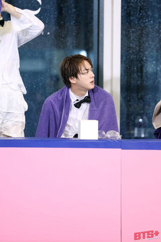 Jin: The Charismatic Star in the Spotlight 🌟