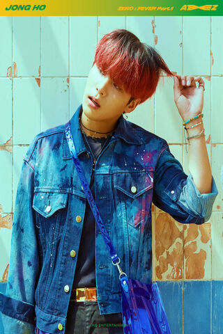 JongHo: The Vibrant Star of ATEEZ 🌟