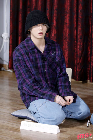 JungKook: The Charismatic Performer 🎤✨