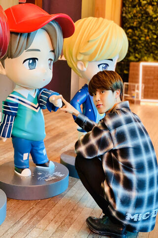 Jimin's Playful Encounter with Jiminpop! 🎉