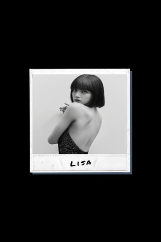 Elegance in Monochrome: Lisa's Timeless Charm