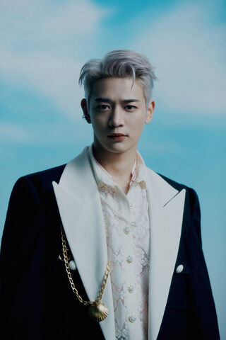 Minho: The Charismatic Star 🌟
