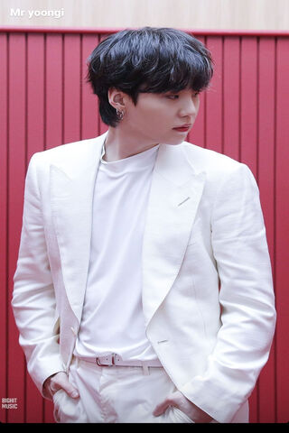 Suga's Stylish Elegance: A BTS Icon