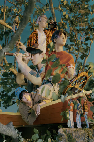 SHINee: Navigating New Horizons 🌟🚤
