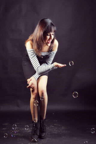 Shirley Setia: Dancing with Bubbles 🎶✨