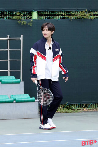 Ace on the Court: Taehyung V's Tennis Moment 🎾✨