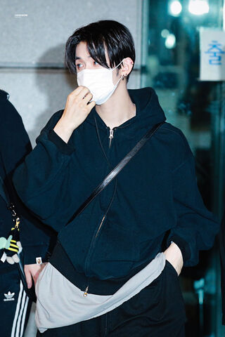 Mystery in the Shadows: Yeonjun's Night Out 🌙✨