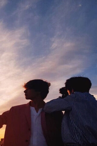 Sunset Moments: The Taekook Connection 🌅❤️