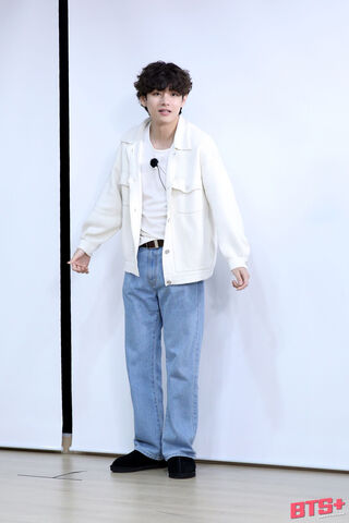 V's Charismatic Charm: A BTS Moment ✨