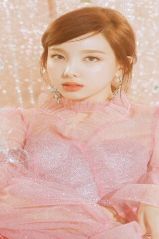 Radiant Charm: TWICE's Nayeon Shines Bright! ✨