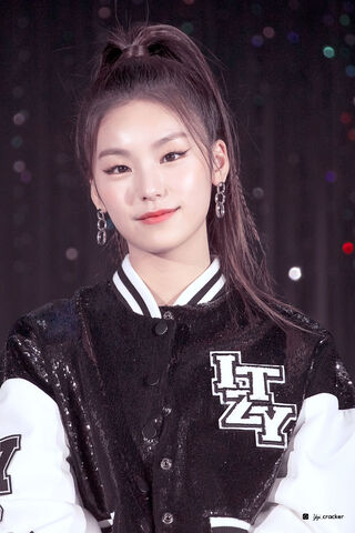 Yeji: The Sparkling Star of ITZY ✨