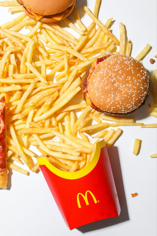 Fast Food Fiesta: Burger & Fries Delight 🍔🍟