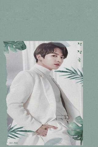 Nature's Elegance: A Green Leaf Tribute 🌿✨