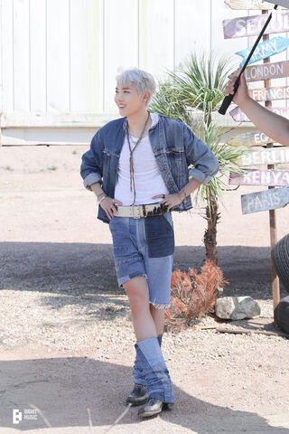 JHope's Stylish Desert Adventure 🌵✨