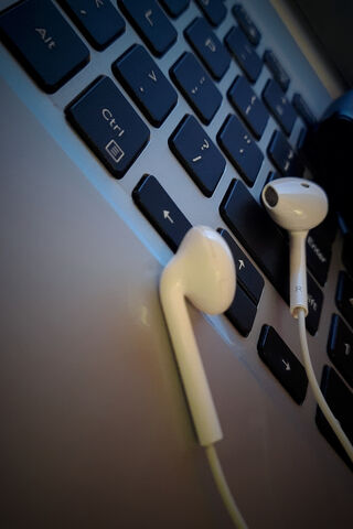Melodies at Your Fingertips 🎶