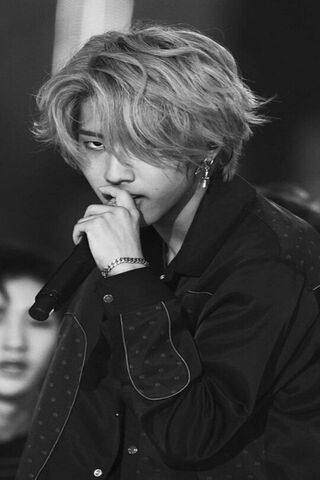 Captivating Charisma: Han Jisung in the Spotlight 🌟
