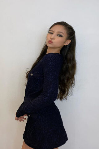 Chic Elegance: Jennie's Fashion Statement