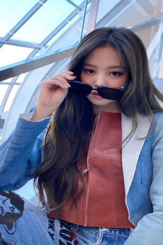 Chic Vibes with Jennie 🌟