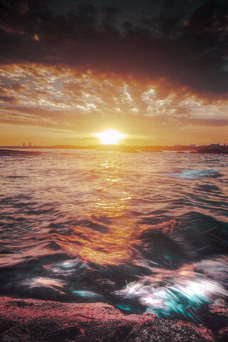 Golden Horizons: A Sunset at Sun Beach 🌅