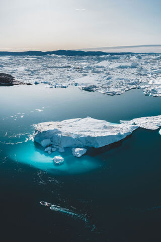 The Icy Majesty of Greenland ❄️🌊