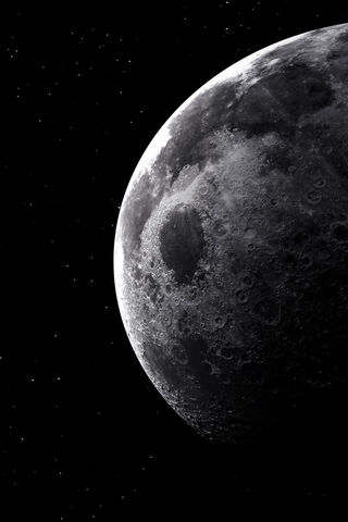 Lunar Majesty: A Glimps..