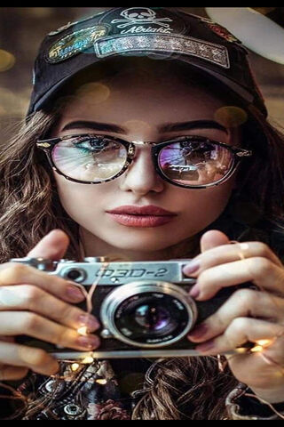 Capturing Moments: The Nice Face Behind the Lens 📸✨