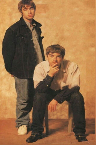 Brothers in Harmony: The Oasis Legacy 🎶