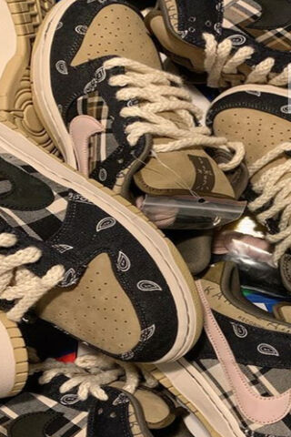 Travis Scott's Stylish Sneaker Fusion 👟✨