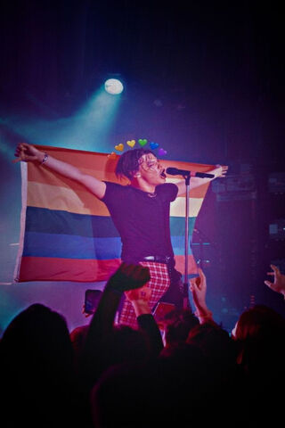 Yungblud: A Celebration of Love and Identity 🌈🎤