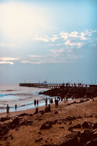 Serene Shores: A 4K Beach Escape 🌊🏖️