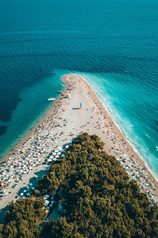 Paradise Awaits: A Beach Escape 🌊🏖️