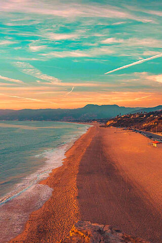 Sunset Serenity at the Shore 🌅🏖️