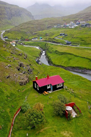 Charming Serenity of the Faroe Islands 🌄🏡