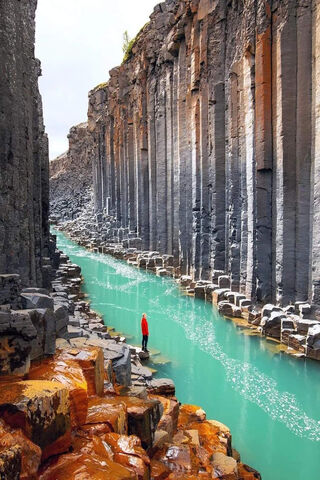 Nature's Symphony: The Enchantment of Iceland's Basalt Columns 🌊🏞️