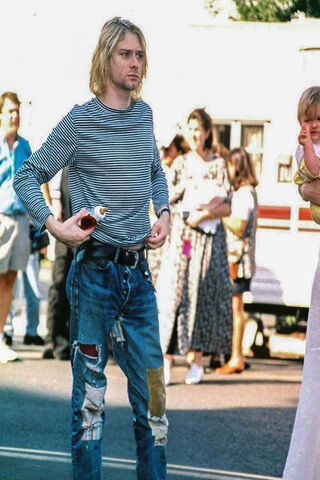 Kurt Cobain: The Icon of Grunge 🌟