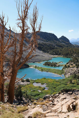 Serenity at Mammoth Lake: Nature's Hidden Gem 🌲💧