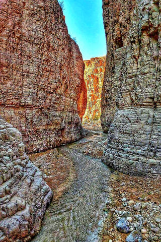 Moath Bataineh: Nature's Majestic Canyon