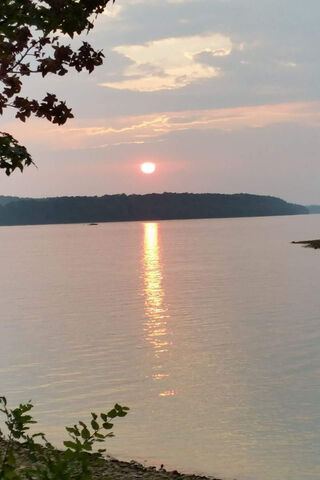 Serenity at Mountain Lake 🌅