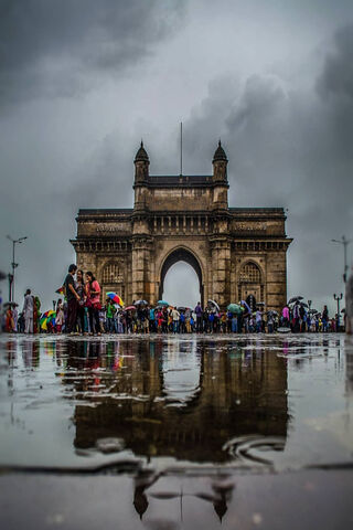 Gateway to Mumbai: A Rainy Day at the Iconic Landmark 🌧️🏛️