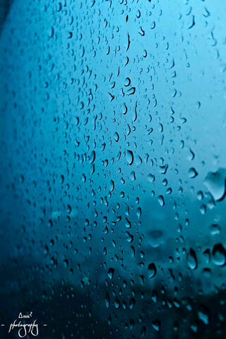 Nature's Crystal Tears: A Rainy Day Delight 🌧️💧