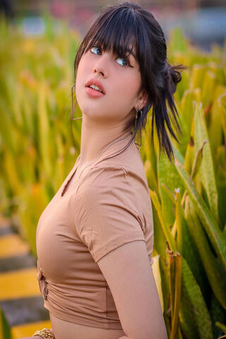 Riva Vora: A Glimpse of Grace 🌿✨