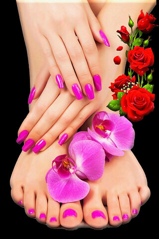 Blossom Elegance: A Touch of Glamour 🌸💅