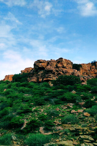 Majestic Hills: Nature's Masterpiece 🌄🌿