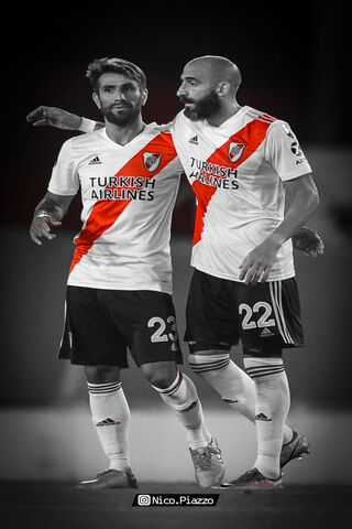 Legends of River Plate: A Moment of Unity ⚽❤️