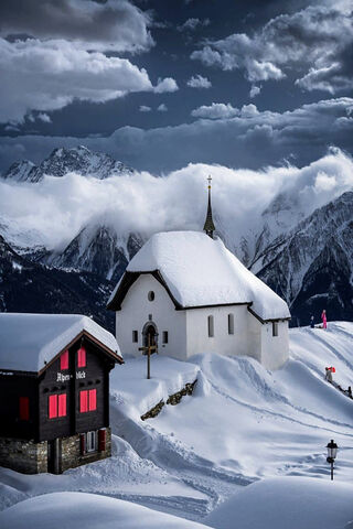 Winter Wonderland in the Swiss Alps ❄️🏔️