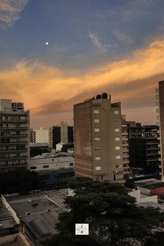 Urban Twilight Bliss 🌆🌅