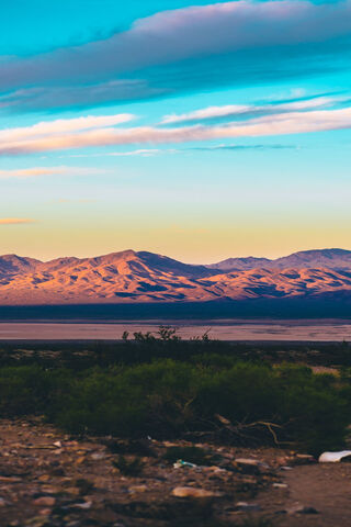 Majestic Peaks at Dusk 🌄