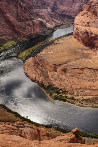 Nature's Curved Masterpiece: Horseshoe Bend 🌊🏞️