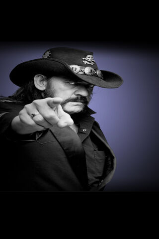 Rock Legend: Lemmy Kilmister's Iconic Presence 🎸🤘