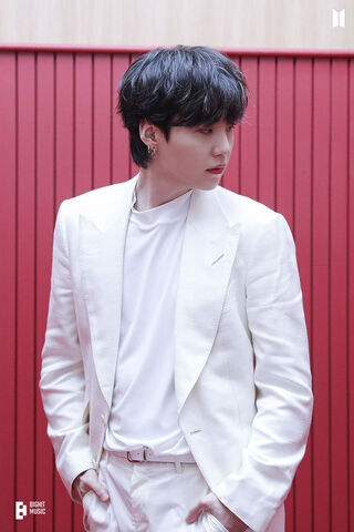 Moonlit Elegance: A Star in White 🌙✨